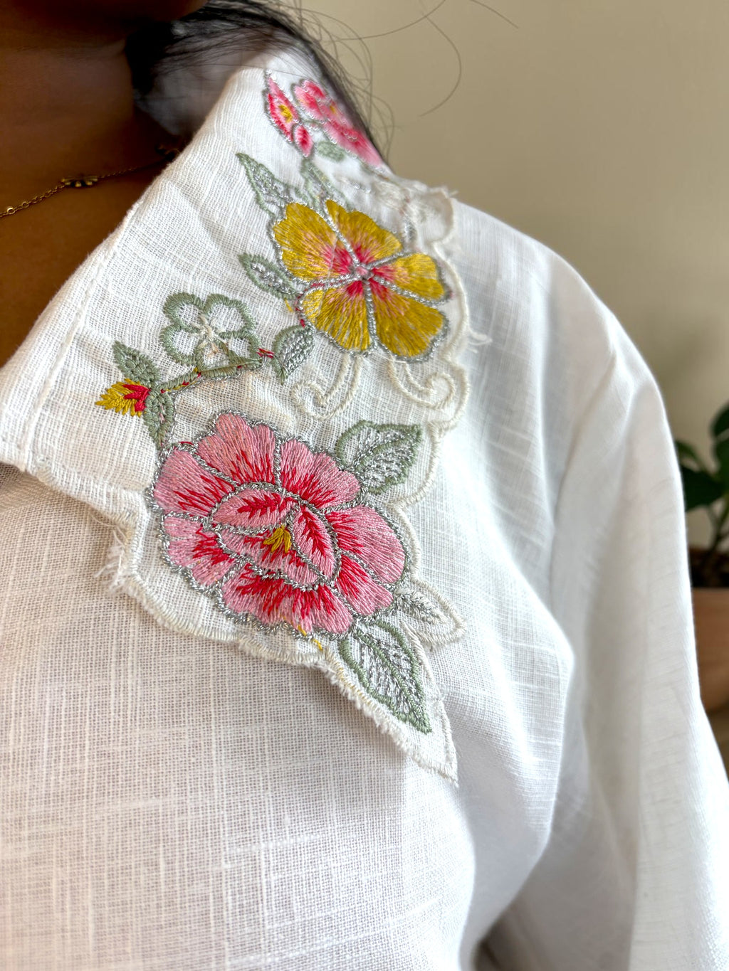 Rose Garden Embroidered Co-Ord Set — Ivory Linen (2-Piece)