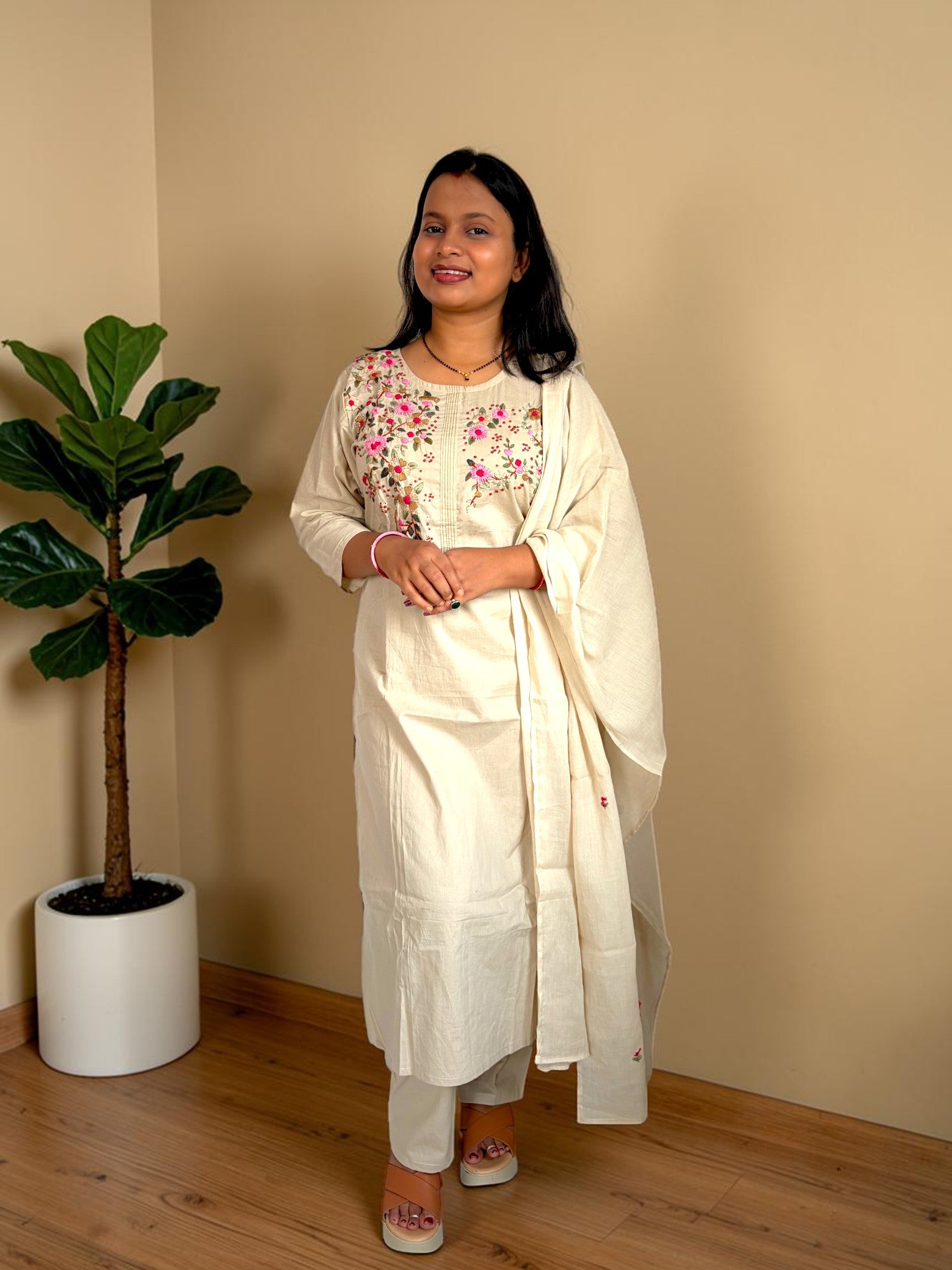 Baagh Floral Embroidered Kurta Set — Ivory & Pink (3-Piece)